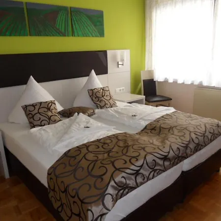 Zum Engel - Gaestehaus Hotel