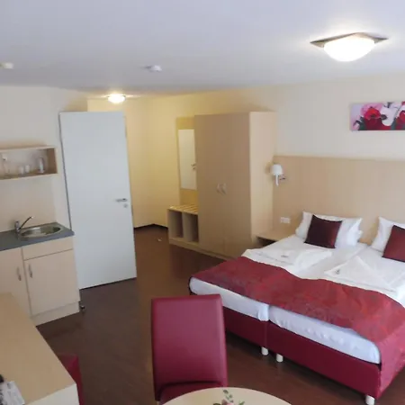 Hotel Zum Engel - Gaestehaus 3*