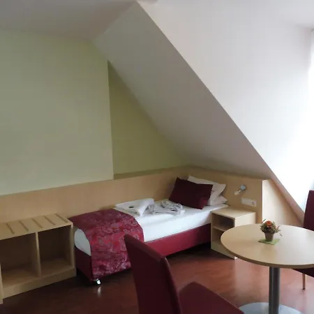 Zum Engel - Gaestehaus 3*